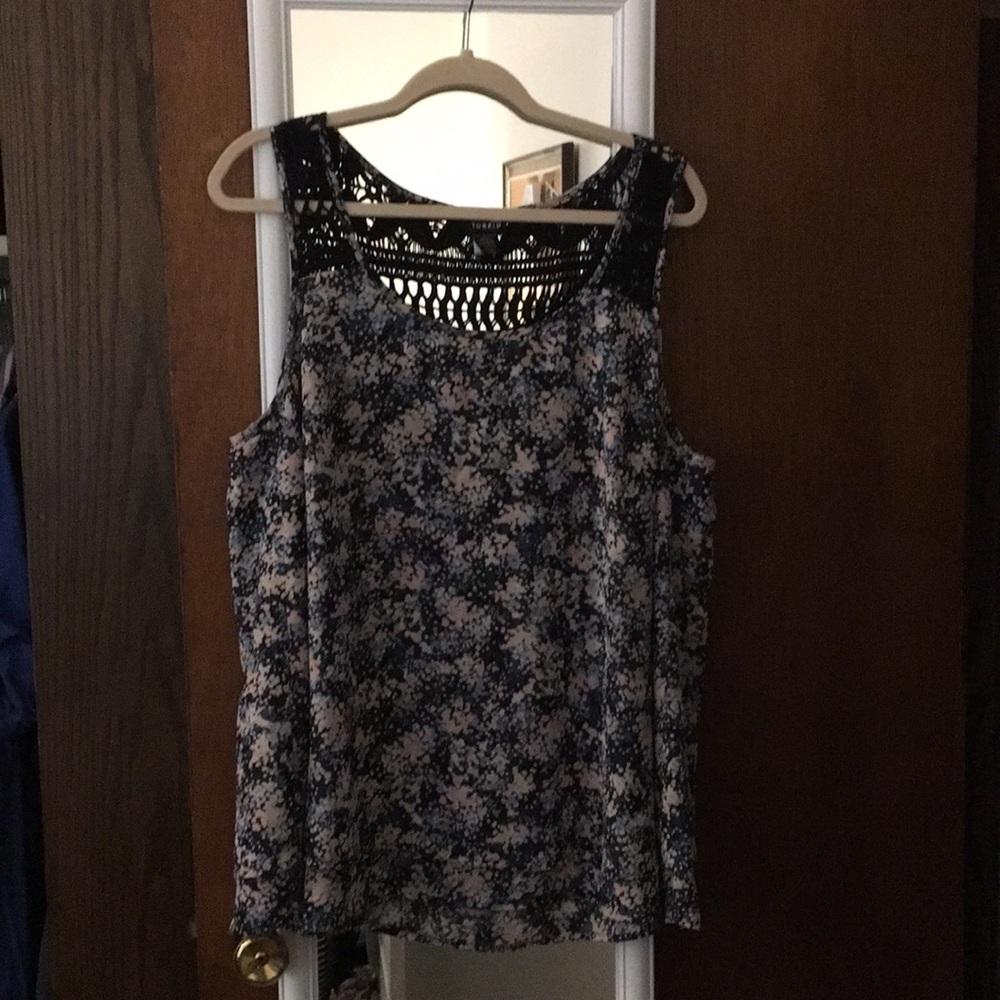 Torrid sleeveless top